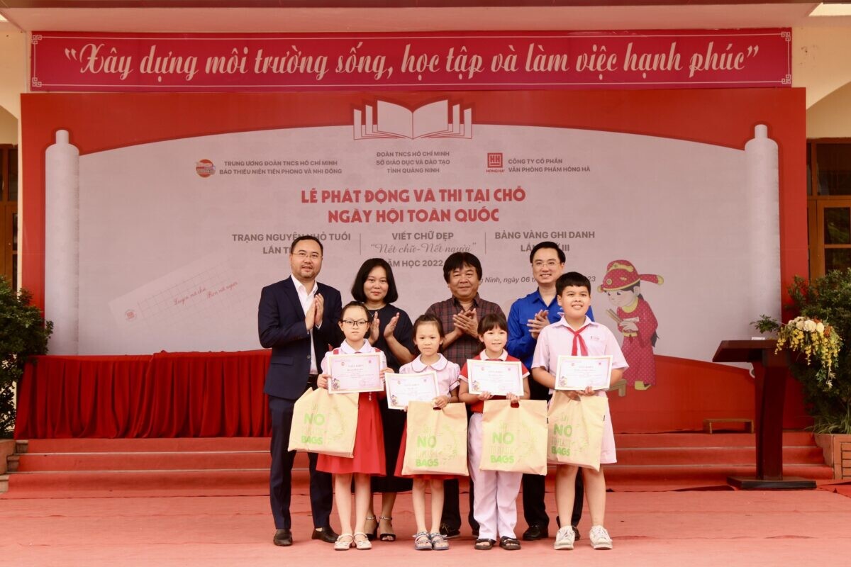 Ngày hội “Trạng nguyên nhỏ tuổi” lần thứ 21 – Viết chữ đẹp “Nét chữ – Nết người” – Bảng vàng ghi danh tỉnh Quảng Ninh năm học 2022 – 2023 Ngày hội “Trạng nguyên nhỏ tuổi” lần thứ 21 – Viết chữ đẹp “Nét chữ – Nết người” – Bảng vàng ghi danh tỉnh Quảng Ninh năm học 2022 – 2023