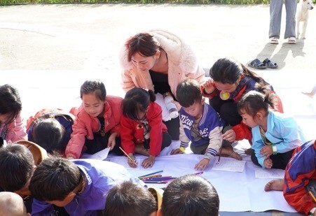 Văn phòng phẩm Deli - Mong muốn đưa trẻ em mọi miền tổ quốc đến trường Văn phòng phẩm Deli - Mong muốn đưa trẻ em mọi miền tổ quốc đến trường